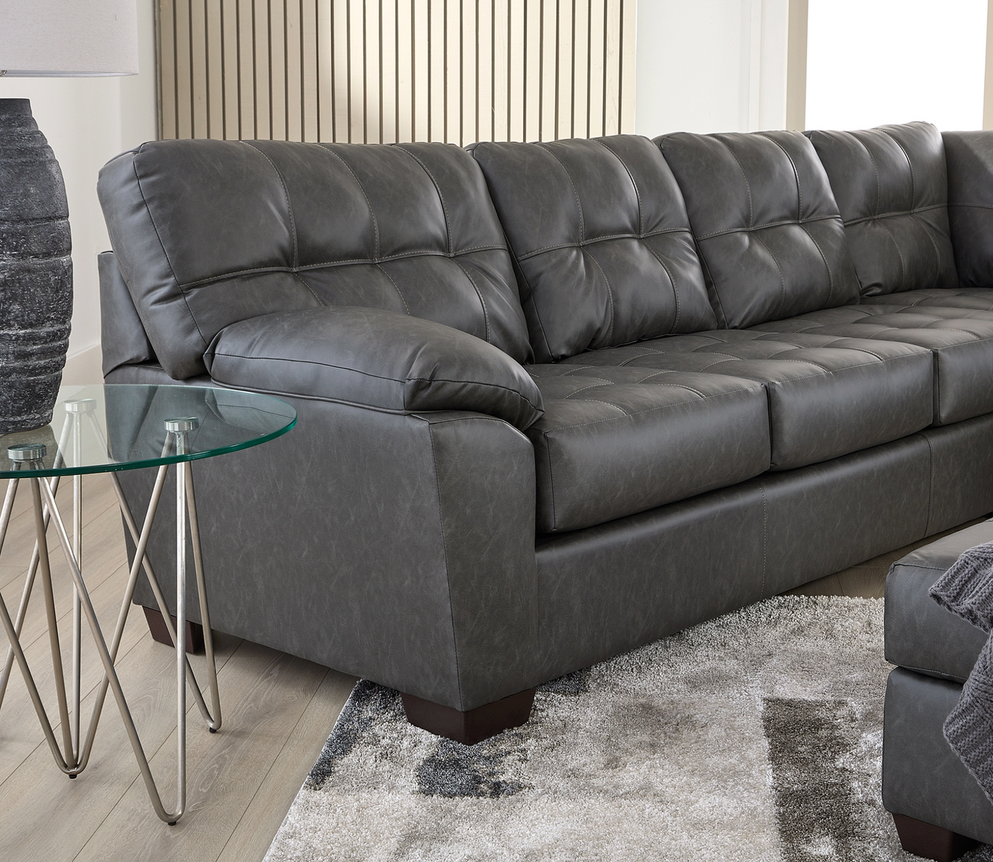 16900 Trotter Charcoal 2pc Sectional