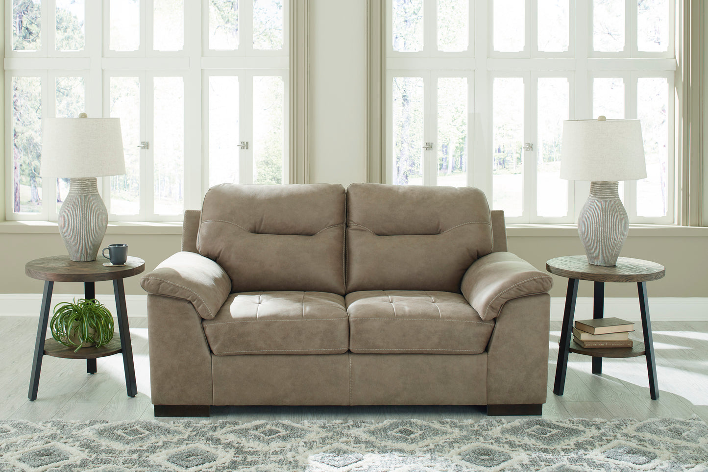 Maderla Lux Loveseat