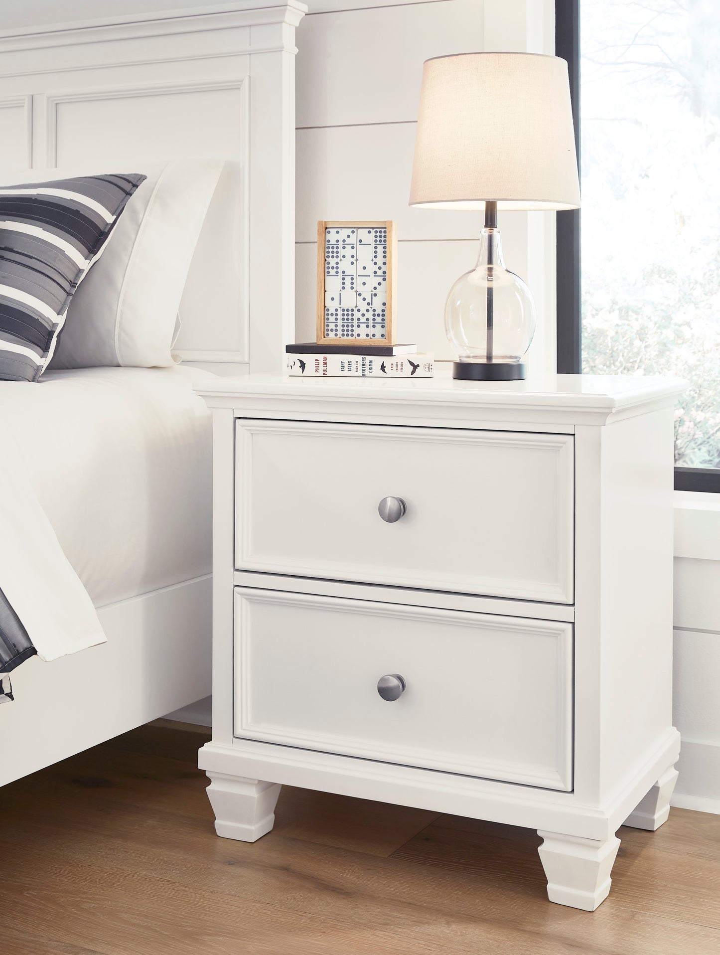 Fortman Pure White Classic Bedroom Set