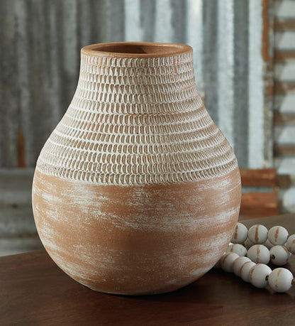 Eclove Vases
