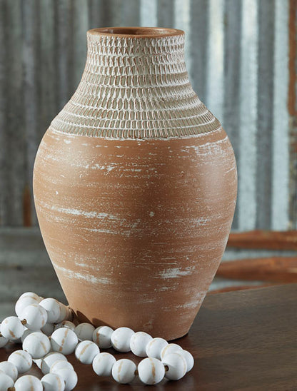 Eclove Vases