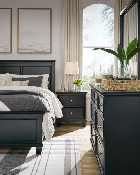 Fortman Pure Black Classic Bedroom Set