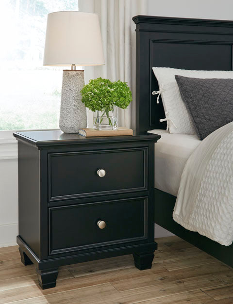 Fortman Pure Black Classic Bedroom Set