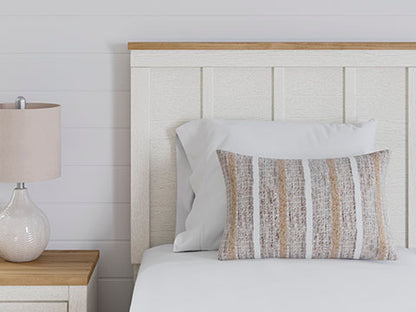 Linnocreek White Full Panel Bed