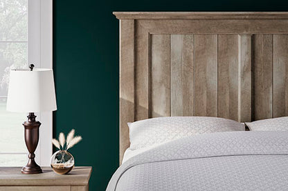 Yarbeck Panel Bed