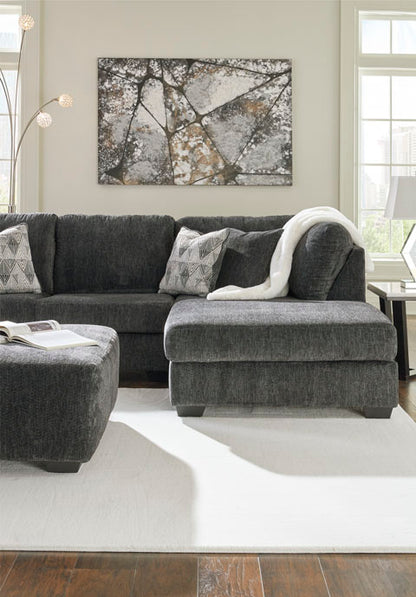 Biddeford Shadow 2-Piece Sectional with Chaise