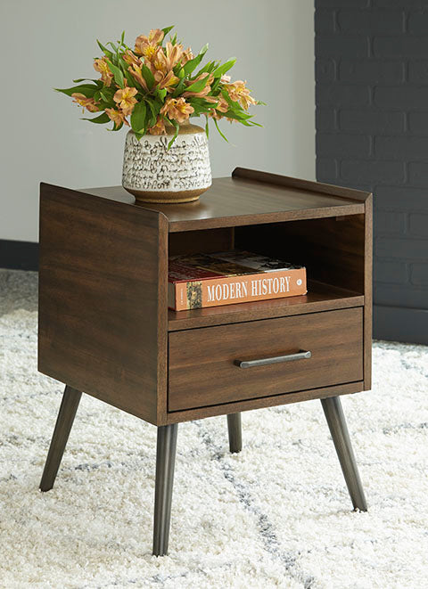 Calmoni Brown End Table