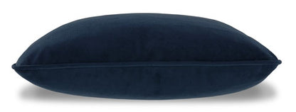 Cay Throw Pillow