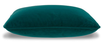 Cay Throw Pillow