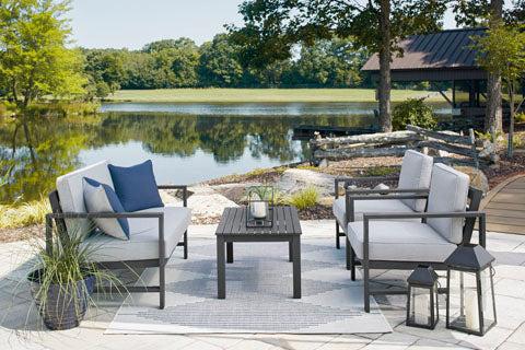 Fynnegan Gray 4-pc Outdoor Loveseat Set