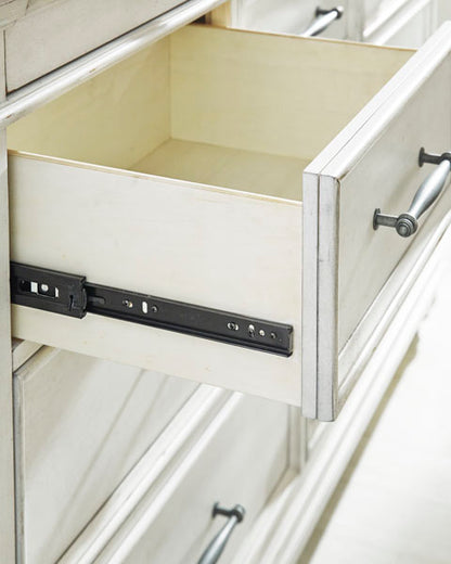 Kanwyn Panel Bedroom Set with Storage Bench