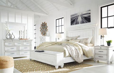 Kanwyn Panel Bedroom Set with Storage Bench