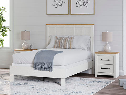 Linnocreek White Full Panel Bed