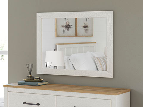 Linnocreek White Panel Bedroom Set