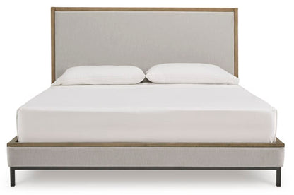Tomtyn Light Brown Queen Upholstered Bed